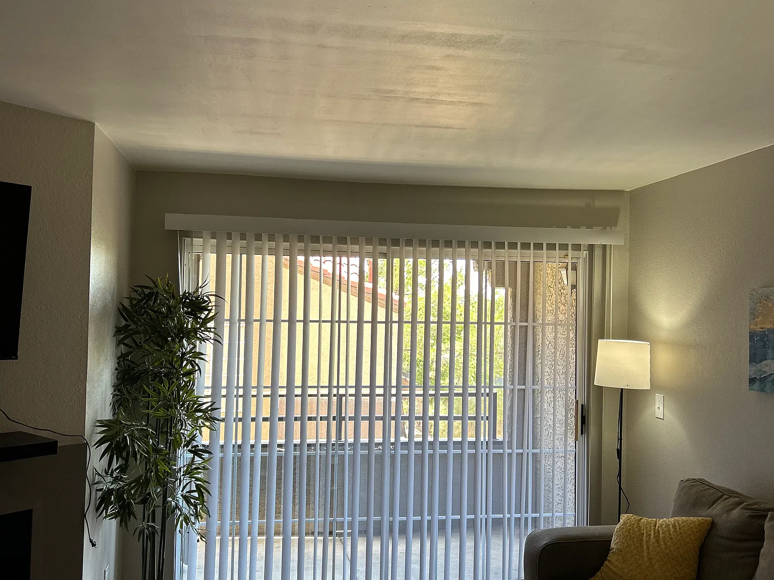1 bed, 888 sqft, $2,200 — Photo 3