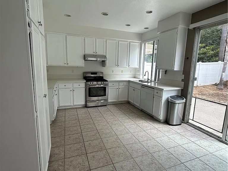 16374 Whitefield Ct — Photo 4