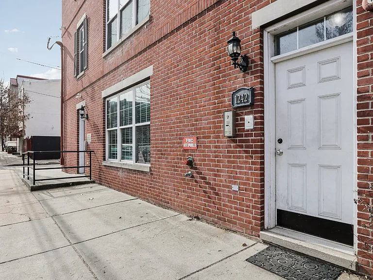 1242-44 N 16th St #3 — Photo 1
