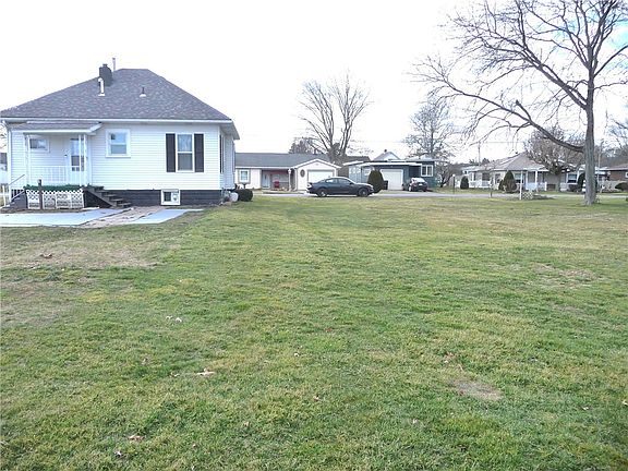 5th image of 216 Mahony Ave