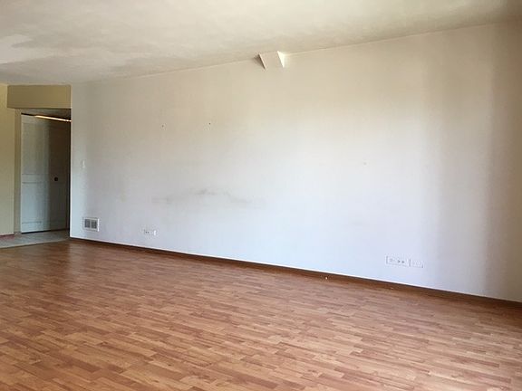 5th image of 1601 N 76th Ct