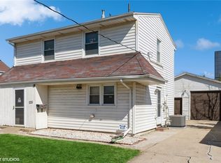 1215 E 25th St, Des Moines, IA 50317