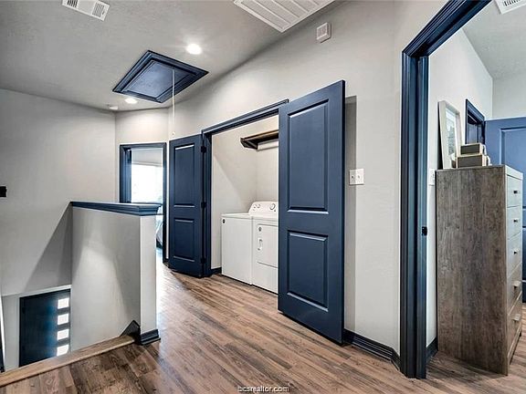 5th image of 1451 Associates Ave #616