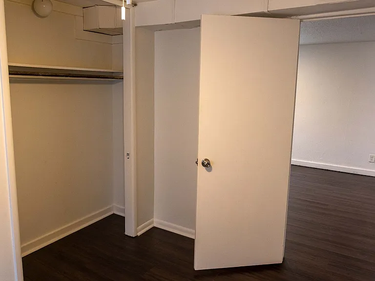 1631 S Huntington Dr — Photo 11