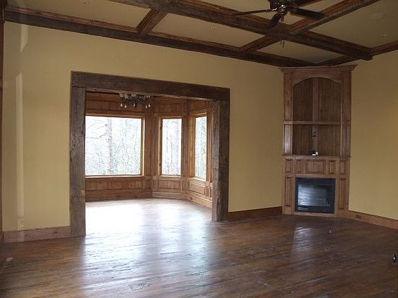 Master Bedroom w/Sitting Room