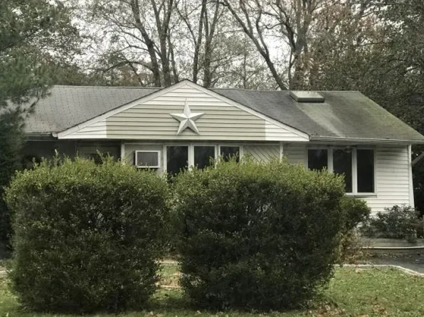 2709 Eagle Ave, Medford, NY 11763