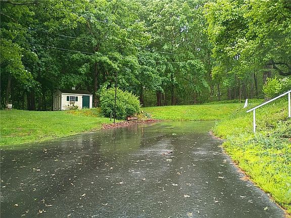 5th image of 6 Old Pound Hill Rd