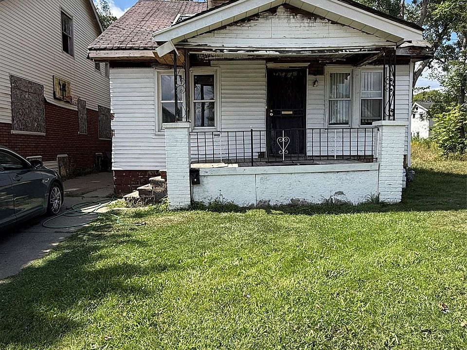 1st image of 19133 Omira St