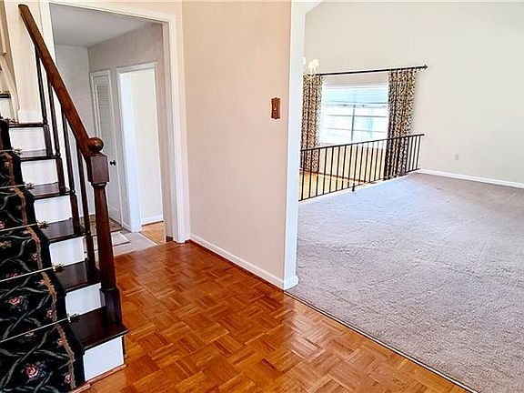 5th image of 344 Woodmeade Ct