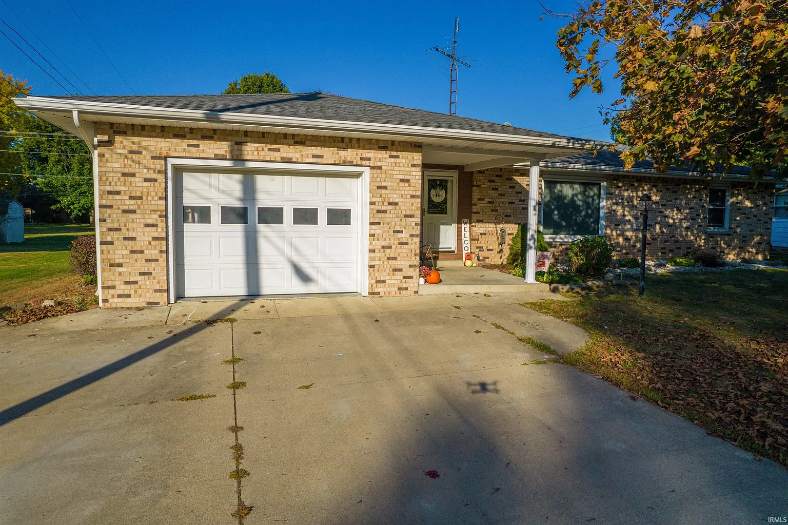 402 Rustic Ln photo 1