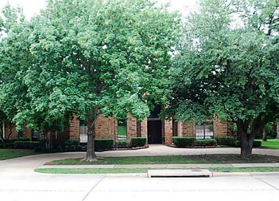 3rd image of 4545 Salerno Cir