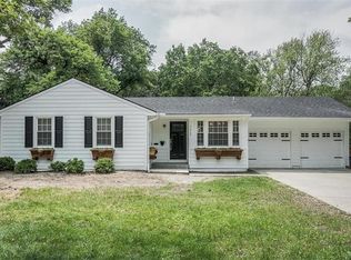 7212 Cherokee Dr, Prairie Village, KS 66208