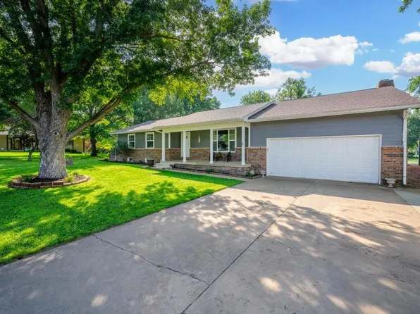 12 N Lakeview Ct, Goddard, KS 67052