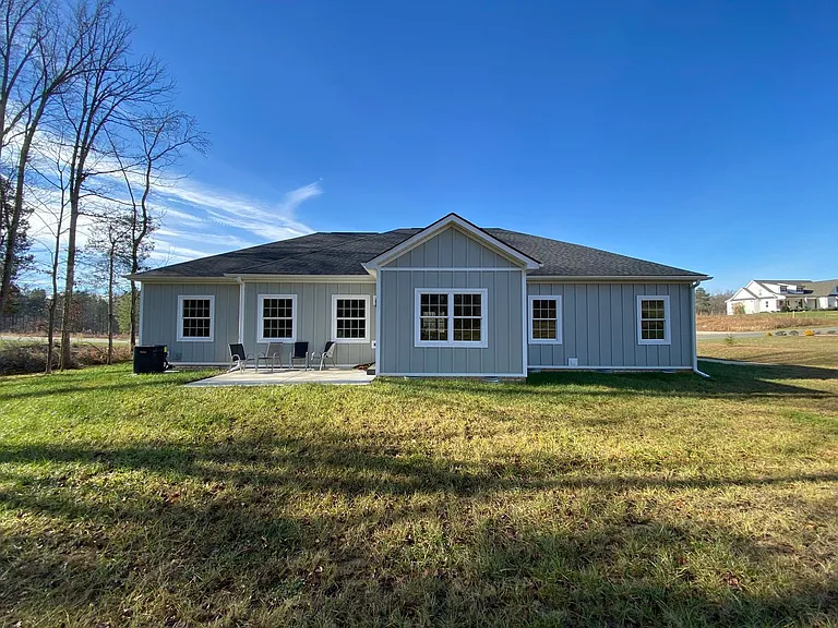 261 Summerlyn Dr — Photo 27