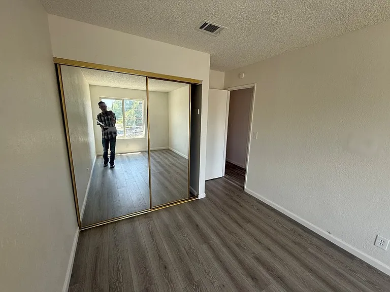 131 Glasgow Way — Photo 61