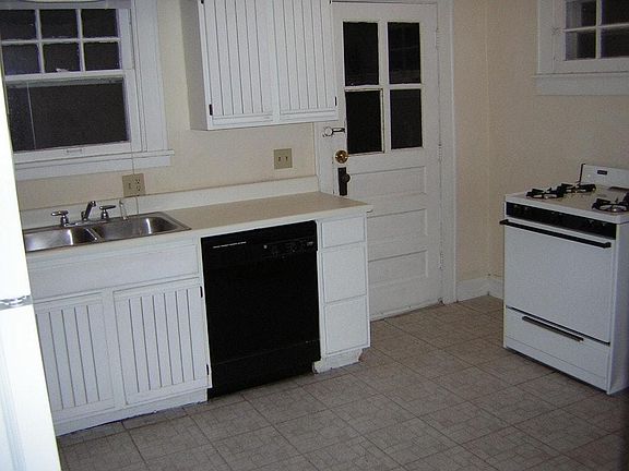 5th image of 5105 N College Ave