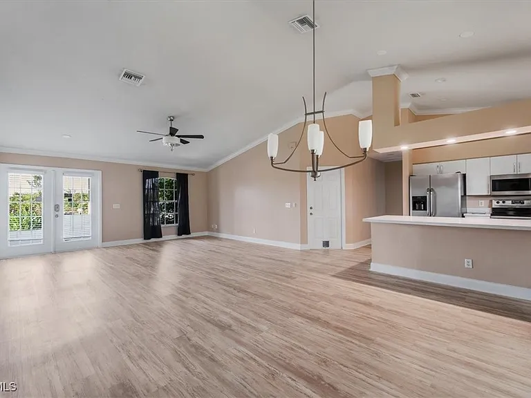 234 Pullman St — Photo 38