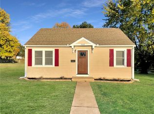 2003 N Lipper St, Higginsville, MO 64037