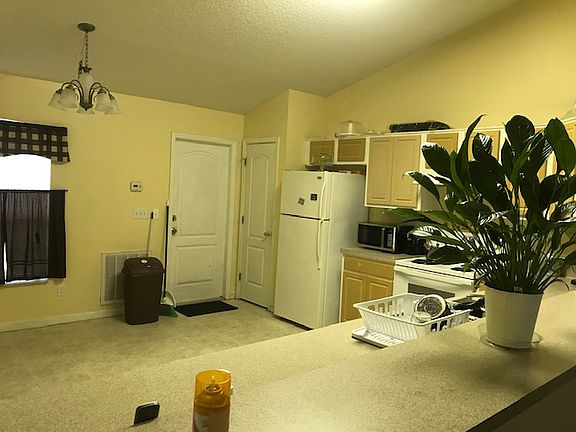 3rd image of 204 Grouper Ct