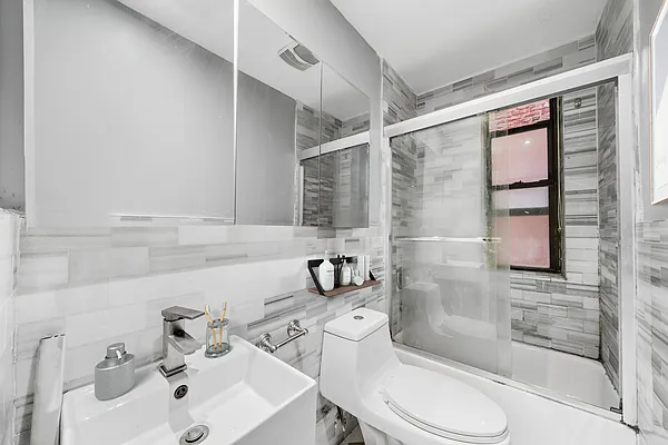 Rented by Vector New York, LLC | media 7