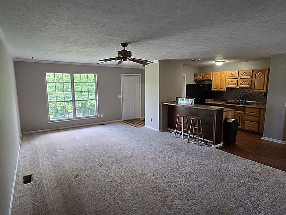 2nd image of 416 Ashley Ln