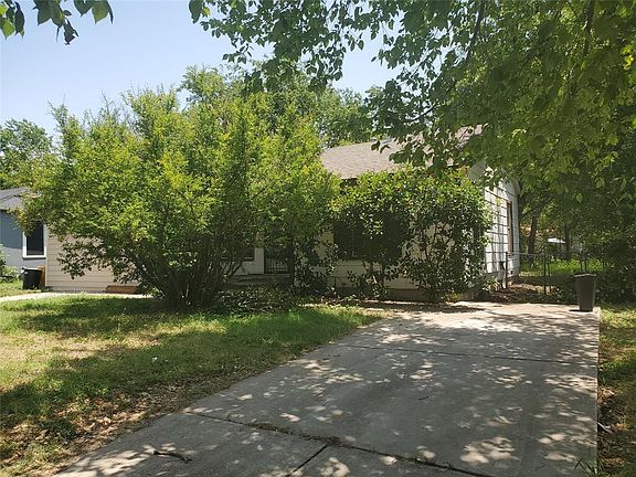 3rd image of 3114 Dogwood Park Dr