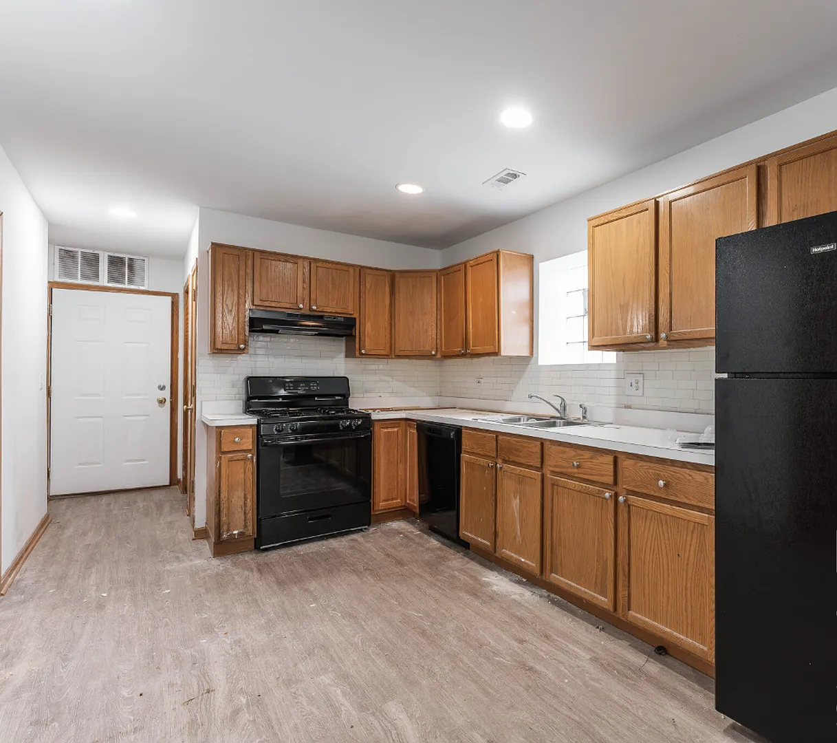 2 bed, 1000 sqft, $2,000 — Photo 2