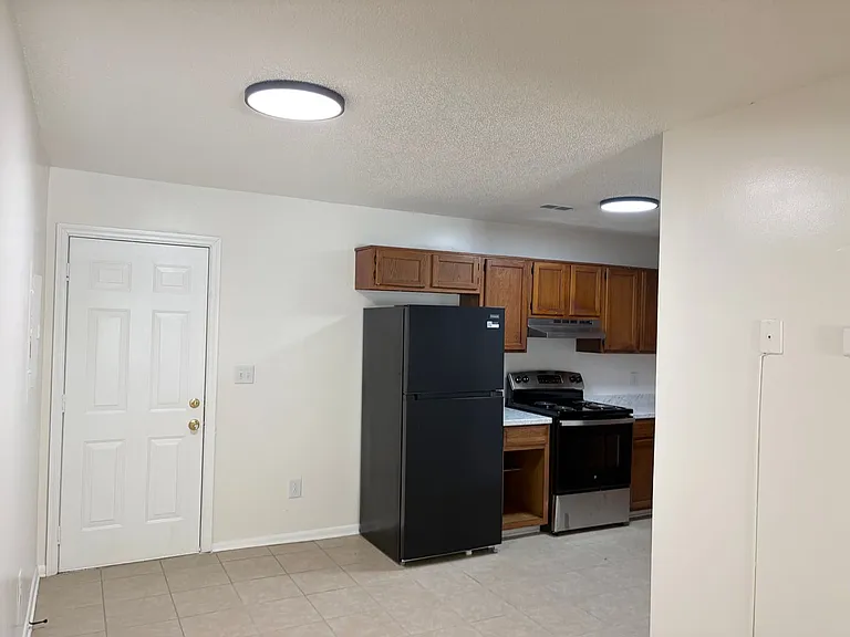 2701 McIntosh Dr — Photo 6