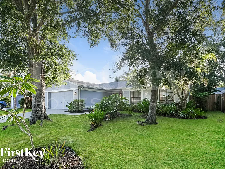 16219 Pebblebrook Dr — Photo 2