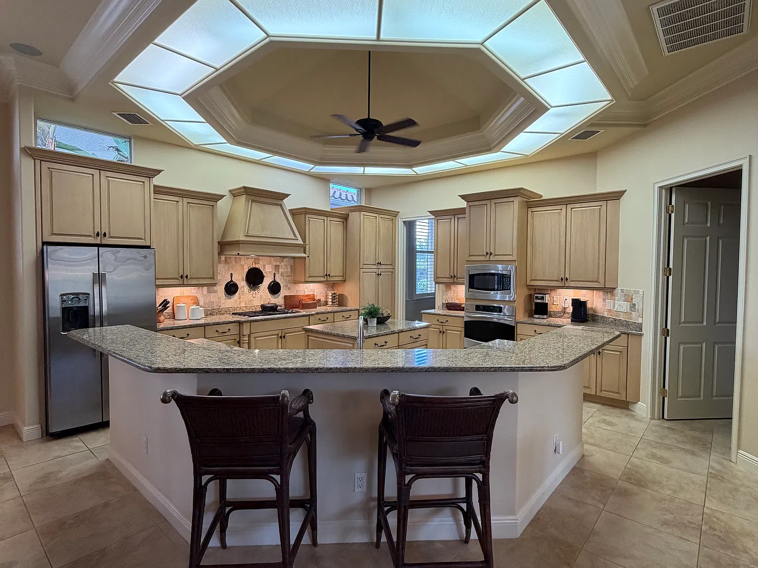 2 bed, 3174 sqft, $8,500 — Photo 4