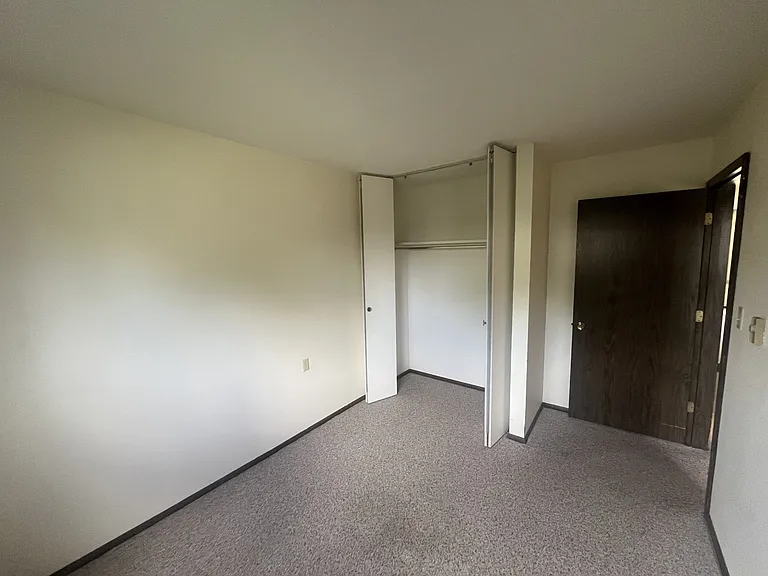 312 W Broadway St — Photo 7