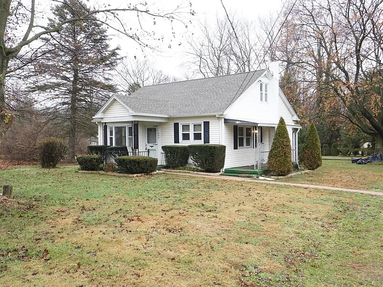 405 Bondsville Rd — Photo 1