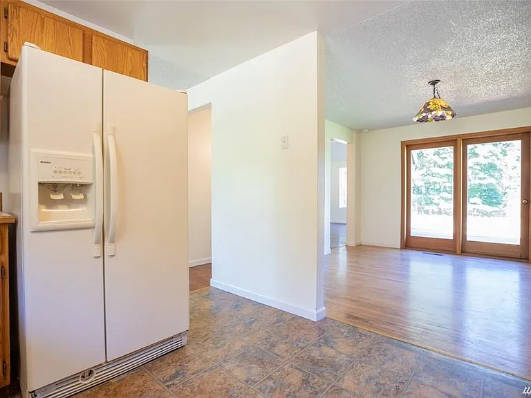 8985 Miller Rd NE — Photo 11