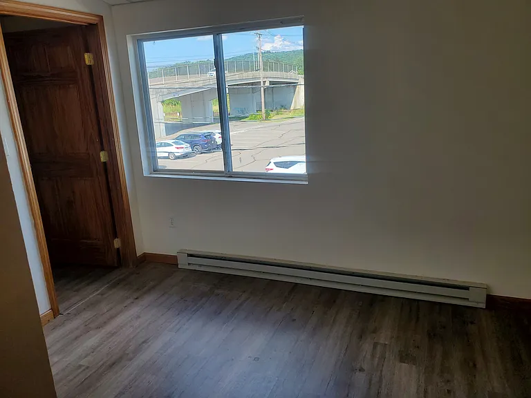 215 Desmond St #B — Photo 6