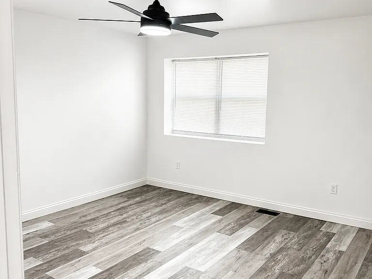 1200 Linwood Ave #1200 — Photo 9