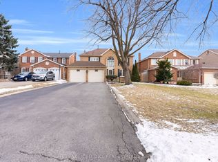 30 Northumberland Pl, Brampton, ON L6S 4E5