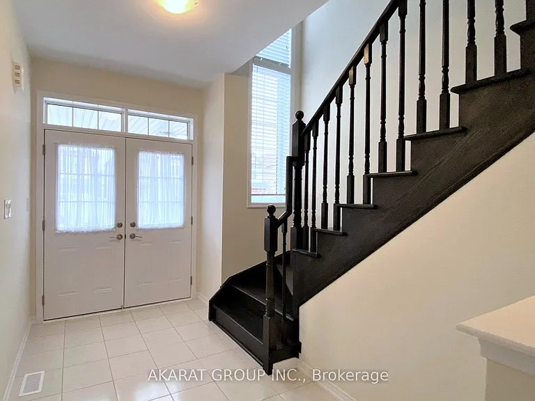 6 Doreen Dr — Photo 2