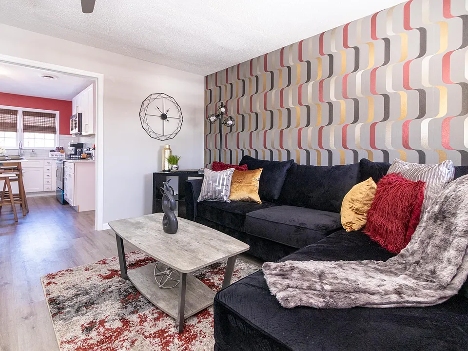 308 Denny Cir #4