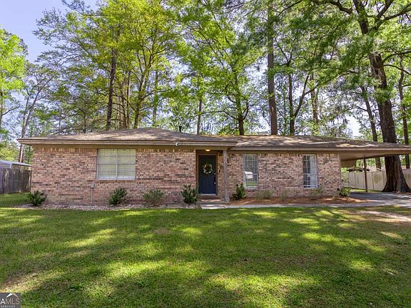 2nd image of 216 Pinecrest Pl