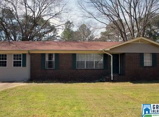 35 Merrimont Dr, Bessemer, AL 35023