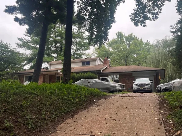 1311 Hudson Rd, Saint Louis, MO 63135