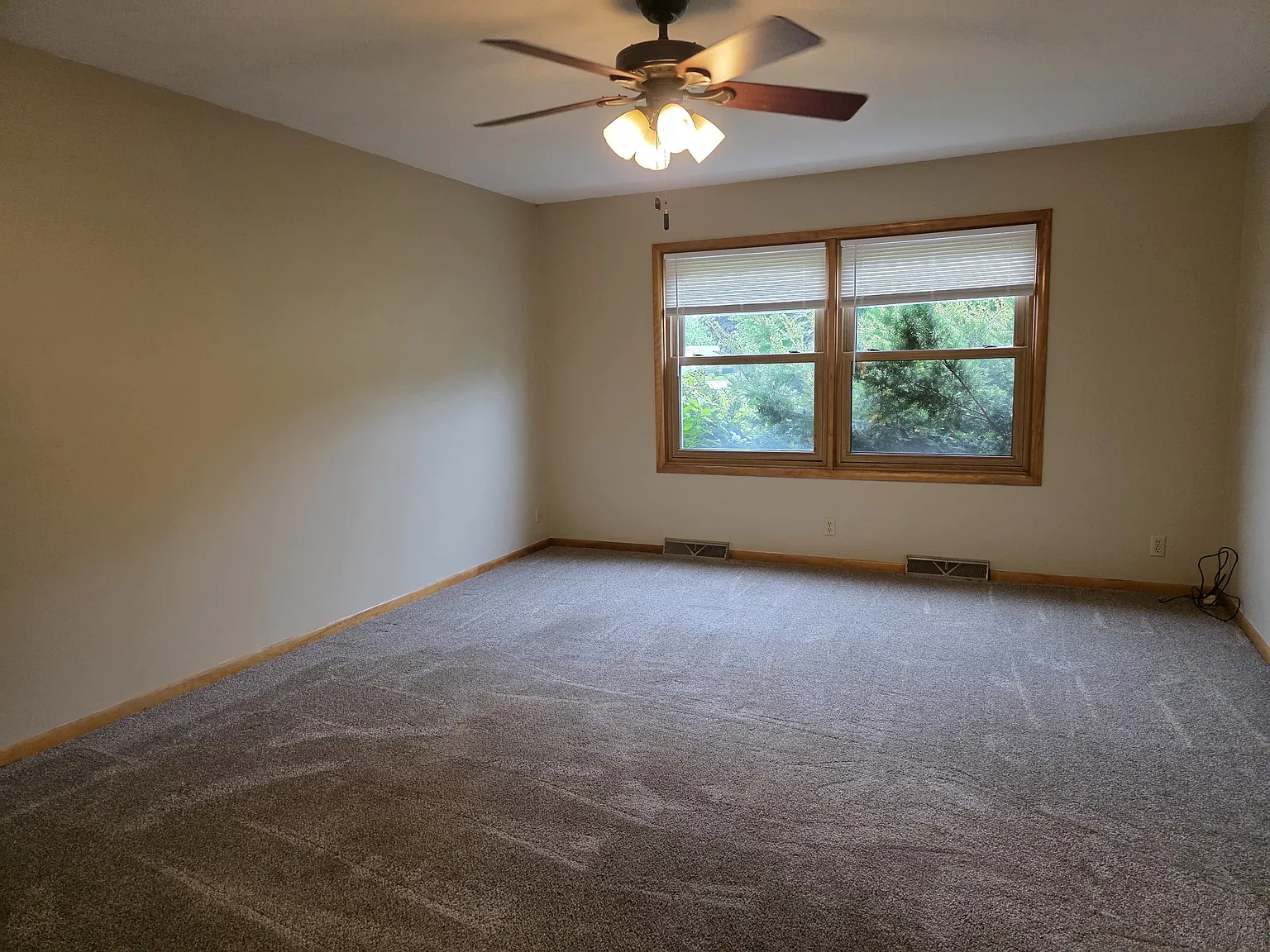 2 bed, 832 sqft, $800 — Photo 2