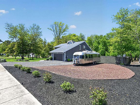2nd image of 26 Greenbriar Rd