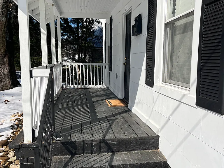 323 Caldwell Ave — Photo 3