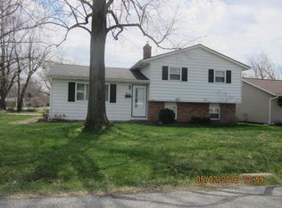 7434 Lake Rd, Mentor, OH 44060