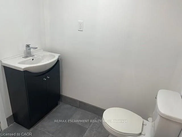 255 E 34th St #LOWER — Photo 7