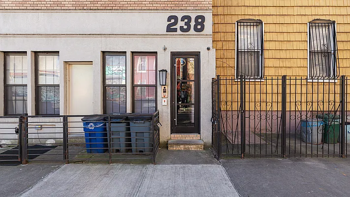 Rented by Nooklyn NYC LLC | media 31