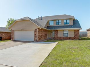 2300 NE 9th St, Moore, OK 73160