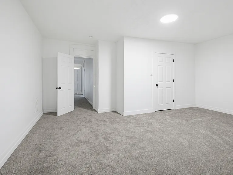 340 E Frederick St — Photo 27