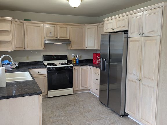 2nd image of 14303 Waterford Square Dr